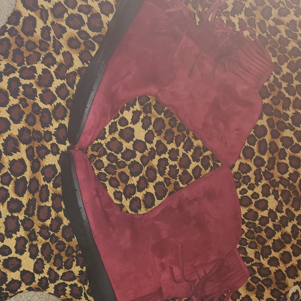 Red suede boots - Picture 3 of 5